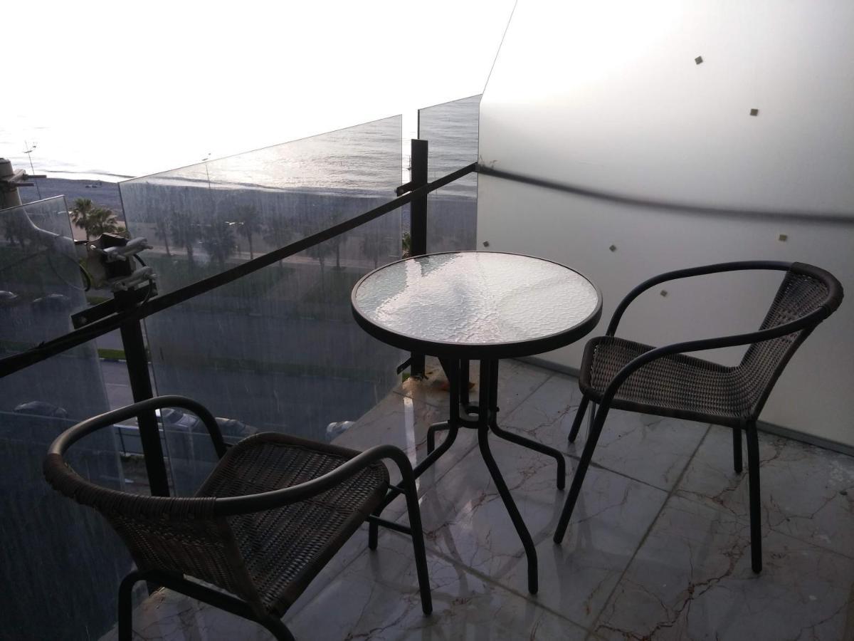 Apartment On The Back Sea Batoumi Extérieur photo