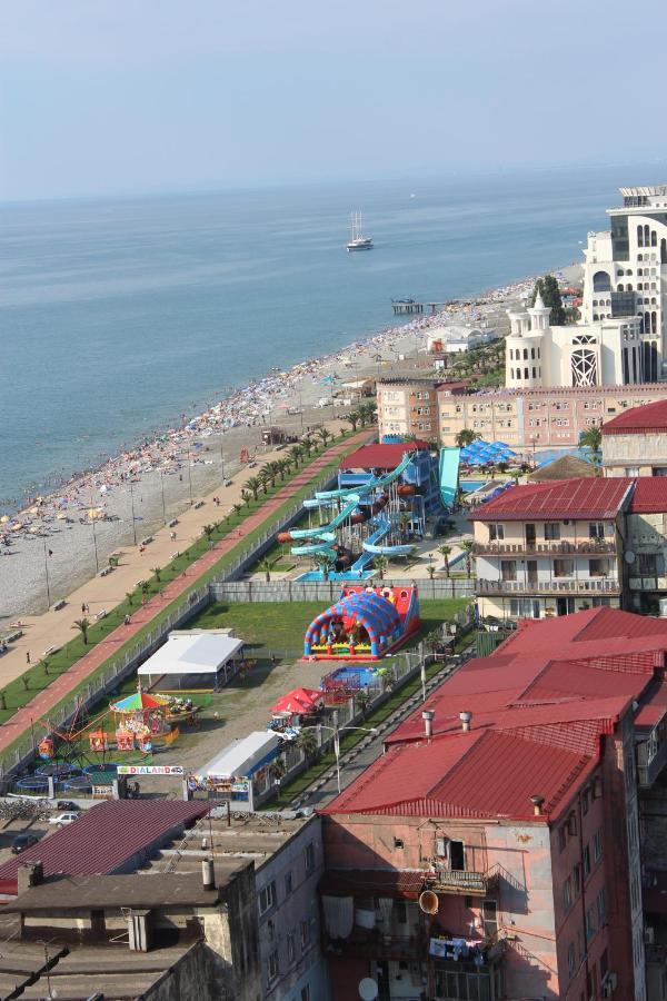 Apartment On The Back Sea Batoumi Extérieur photo