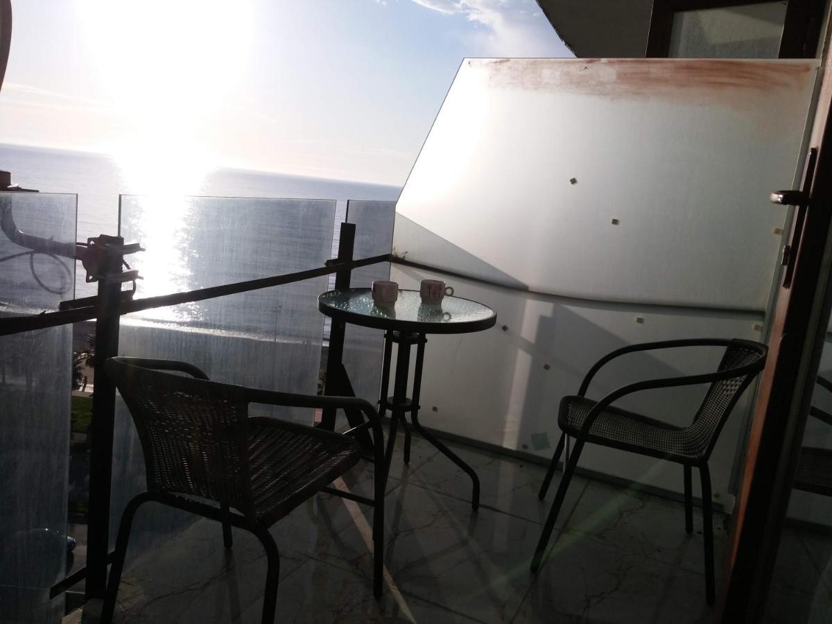 Apartment On The Back Sea Batoumi Extérieur photo