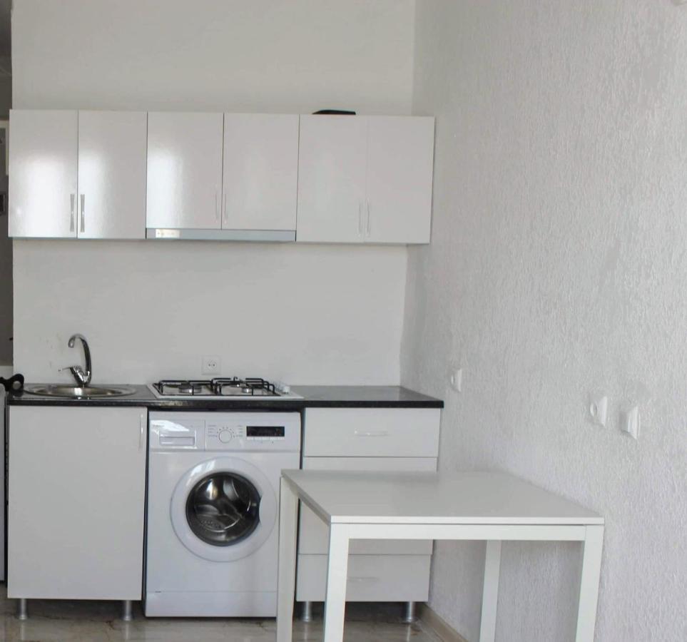 Apartment On The Back Sea Batoumi Extérieur photo